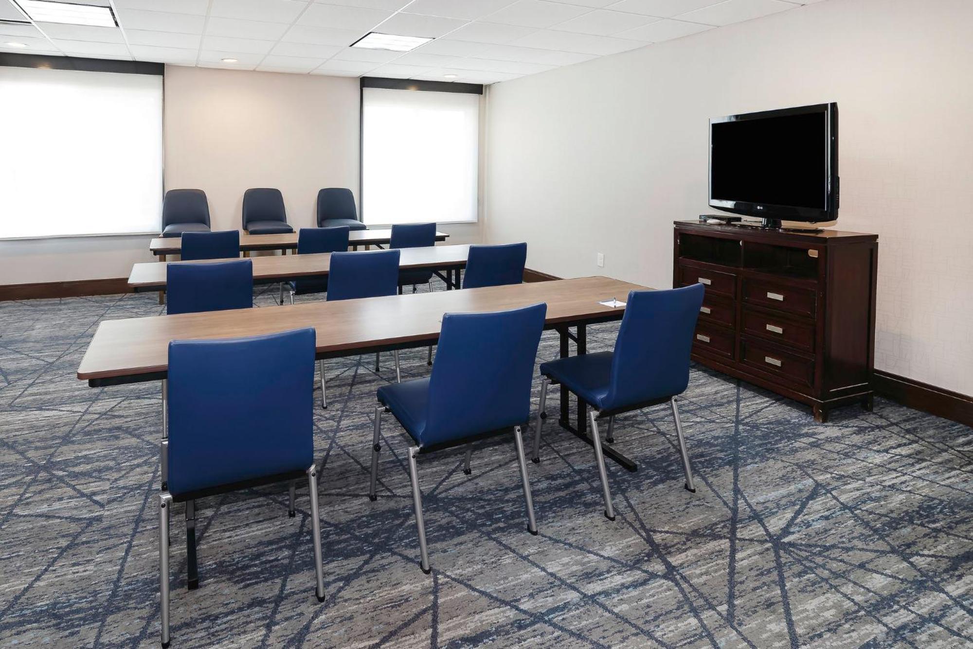 Holiday Inn Express & Suites Walterboro By Ihg Exterior foto